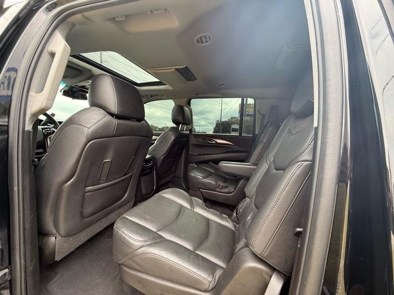 Cadillac Escalade ESV 2WD Luxury 2017