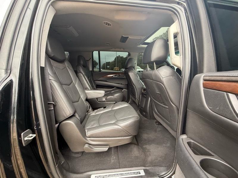 Cadillac Escalade ESV 2WD Luxury 2017