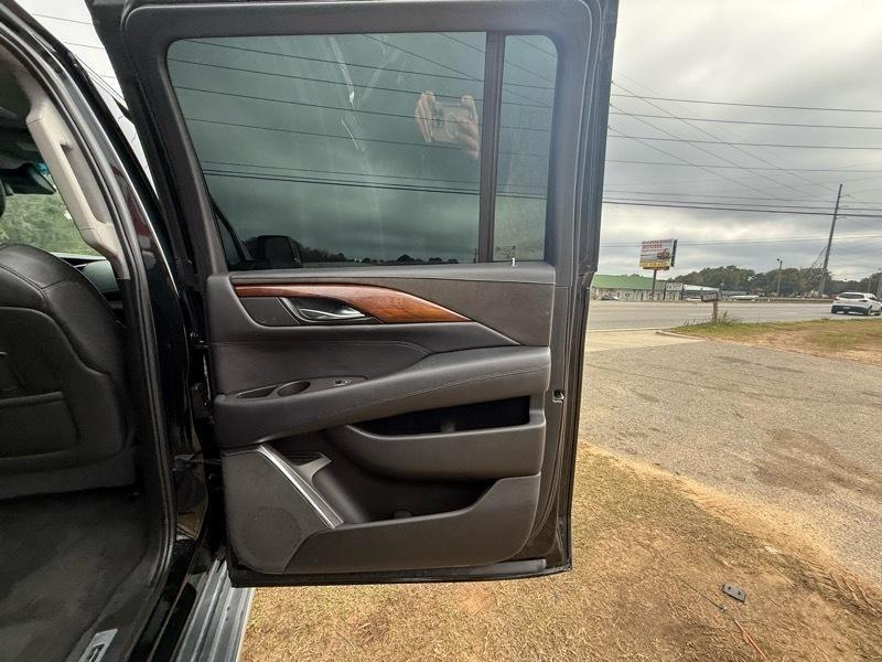 Cadillac Escalade ESV 2WD Luxury 2017