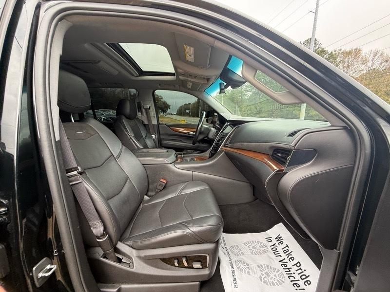 Cadillac Escalade ESV 2WD Luxury 2017