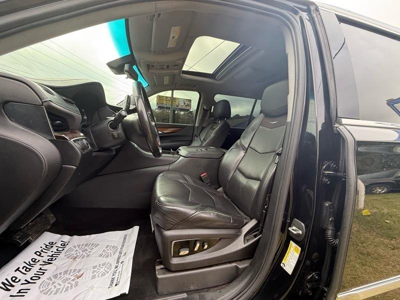 Cadillac Escalade ESV 2WD Luxury 2017