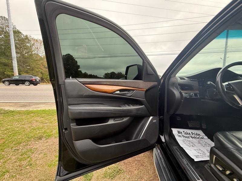 Cadillac Escalade ESV 2WD Luxury 2017