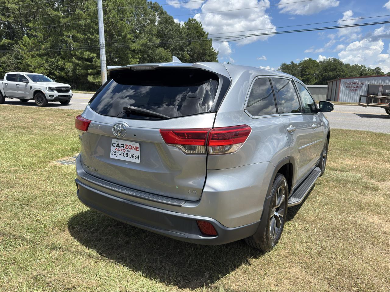 Toyota Highlander LE Plus FWD V6 2018