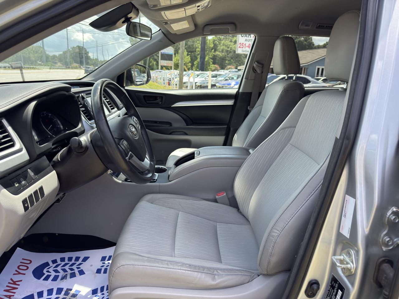 Toyota Highlander LE Plus FWD V6 2018