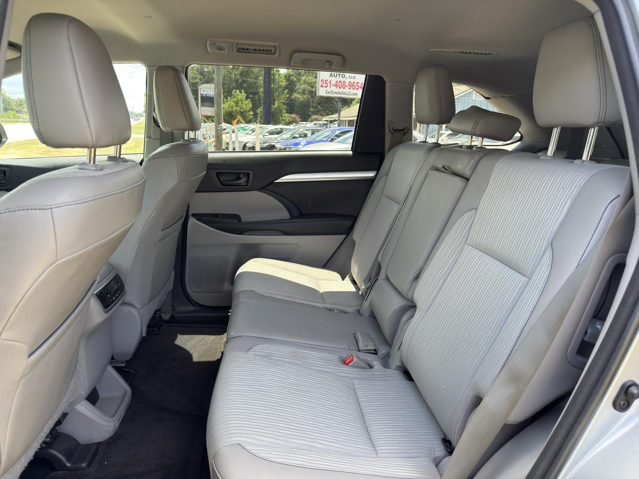 Toyota Highlander LE Plus FWD V6 2018