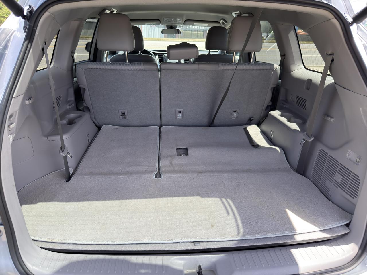 Toyota Highlander LE Plus FWD V6 2018