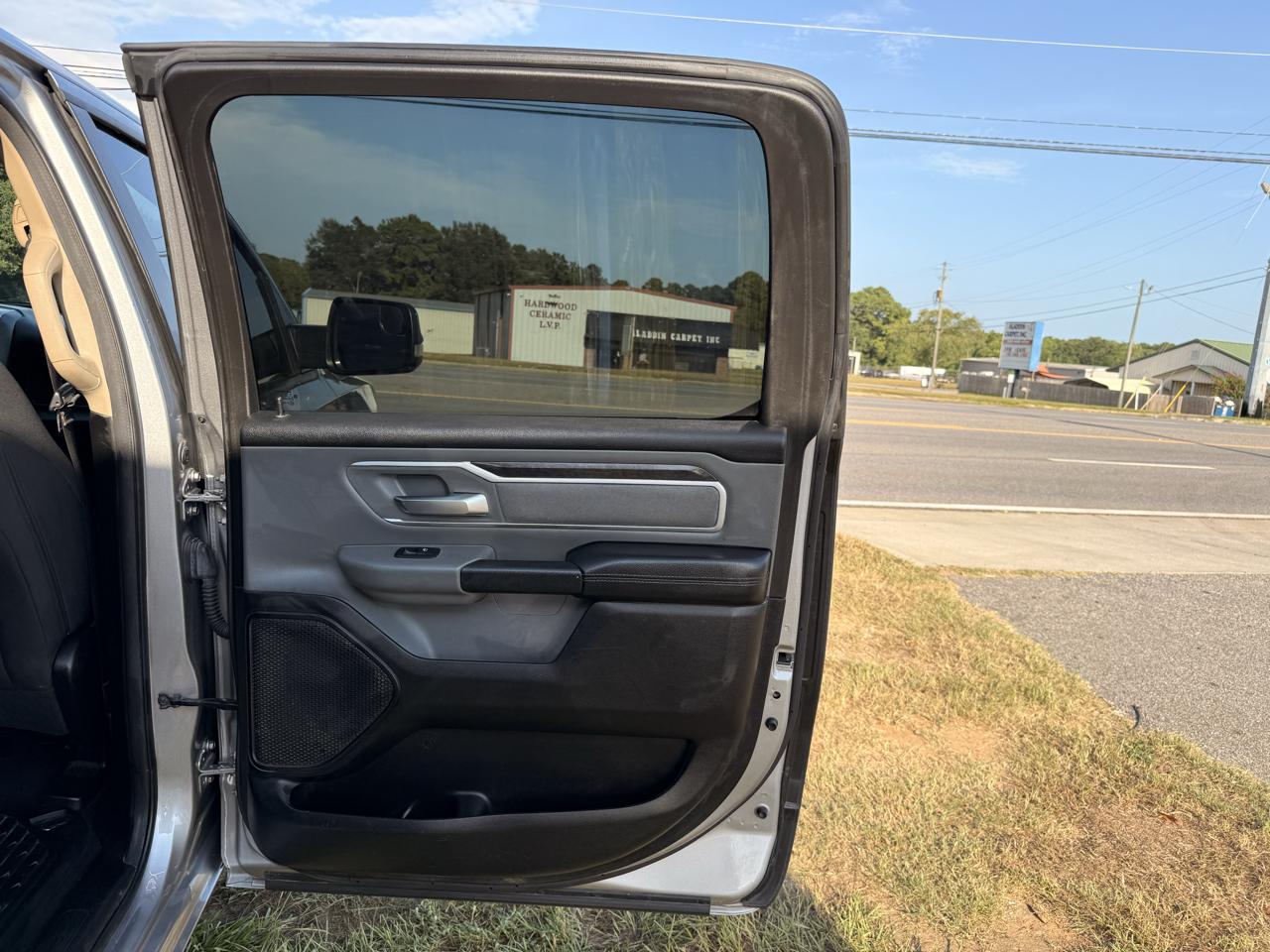 RAM 1500 Big Horn Crew Cab SWB 4WD 2020