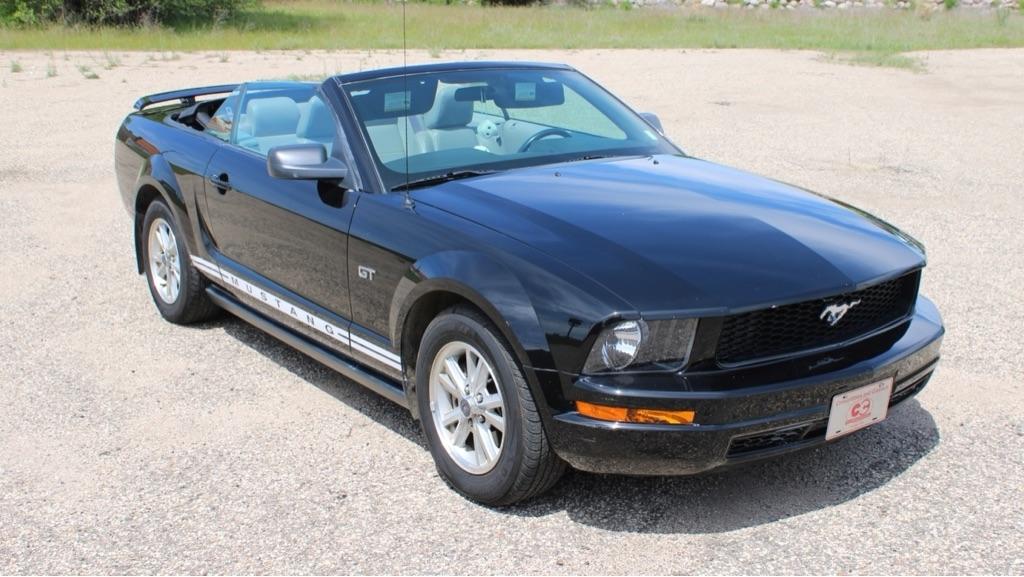 2006 Ford Mustang's photo