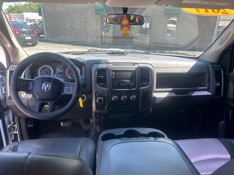 RAM 1500 Tradesman Crew Cab SWB 2WD 2017