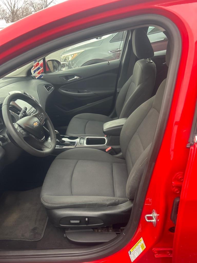 Chevrolet Cruze LT Auto Hatchback 2017