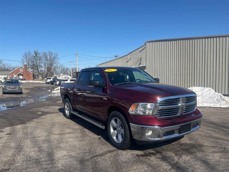 RAM 1500 SLT Crew Cab SWB 4WD 2017
