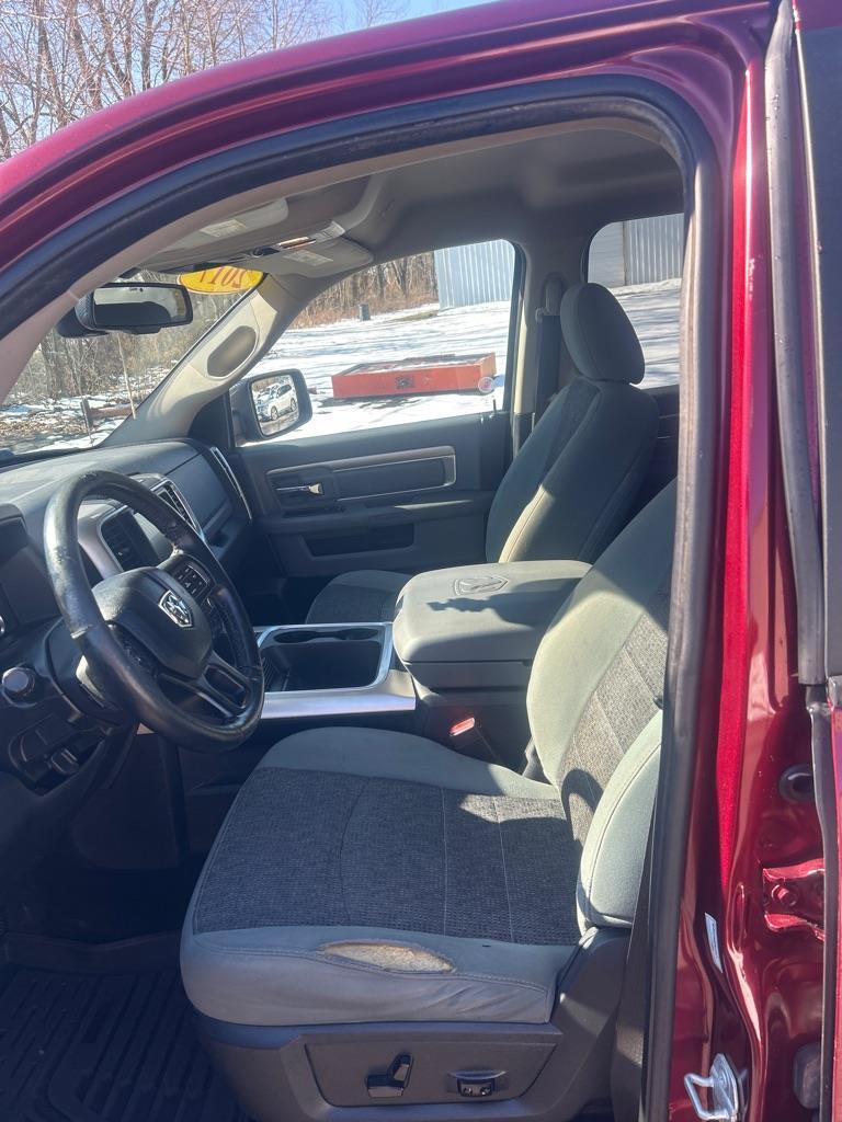 RAM 1500 SLT Crew Cab SWB 4WD 2017