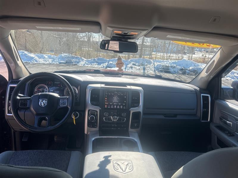 RAM 1500 SLT Crew Cab SWB 4WD 2017