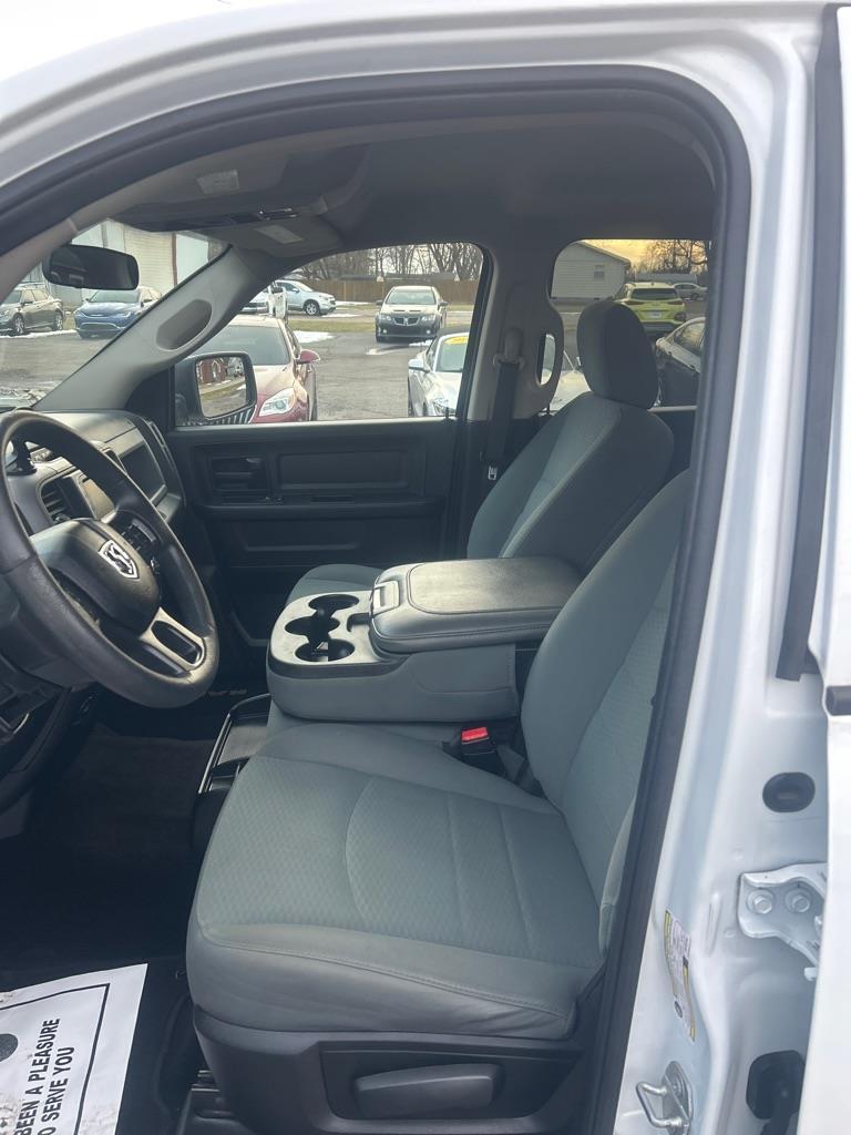 RAM 1500 Tradesman Crew Cab SWB 4WD 2018