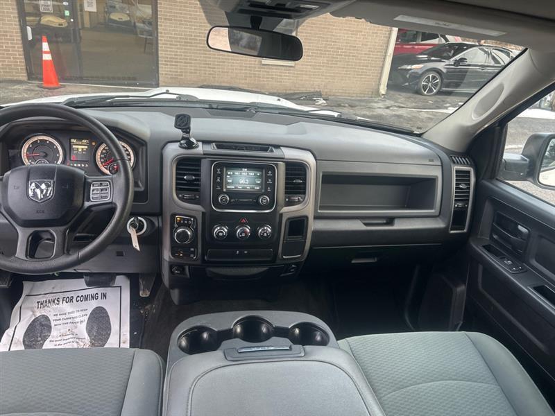 RAM 1500 Tradesman Crew Cab SWB 4WD 2018