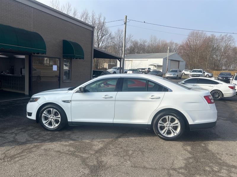 Ford Taurus SE FWD 2015