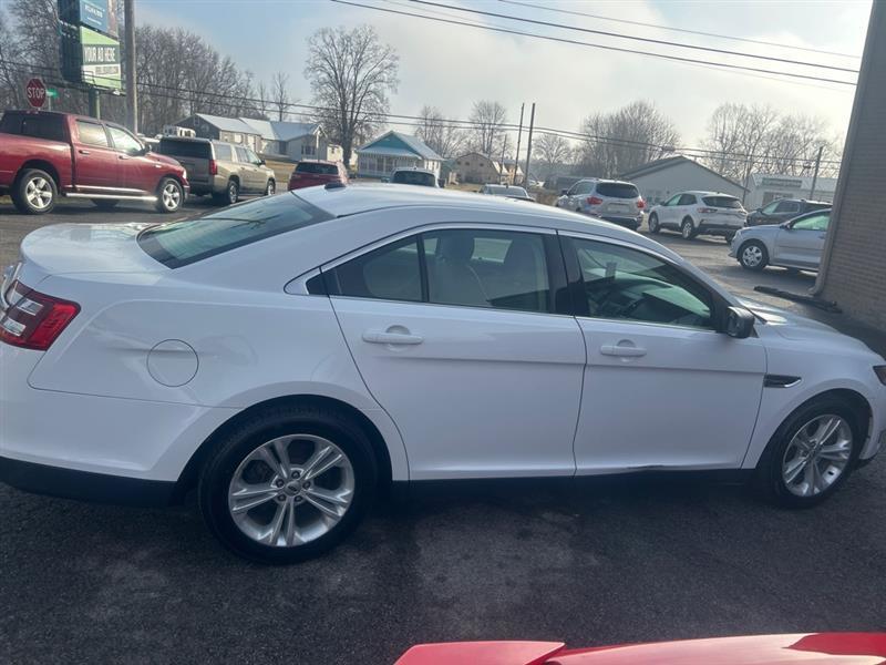 Ford Taurus SE FWD 2015