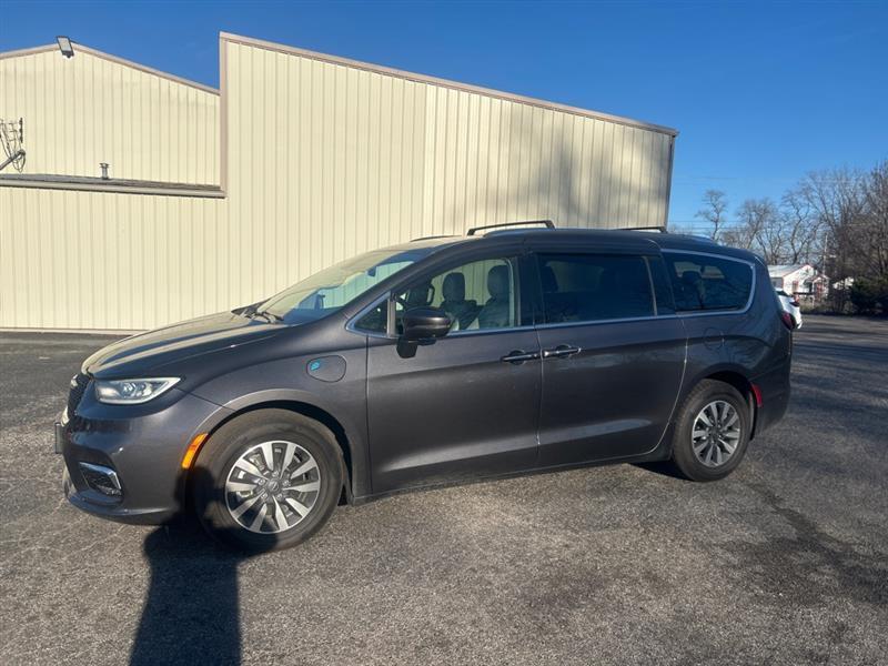 Chrysler Pacifica Hybrid Touring L 2021