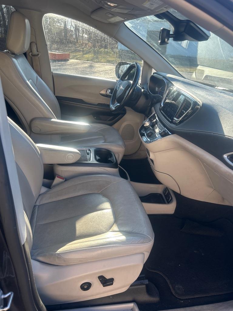 Chrysler Pacifica Hybrid Touring L 2021