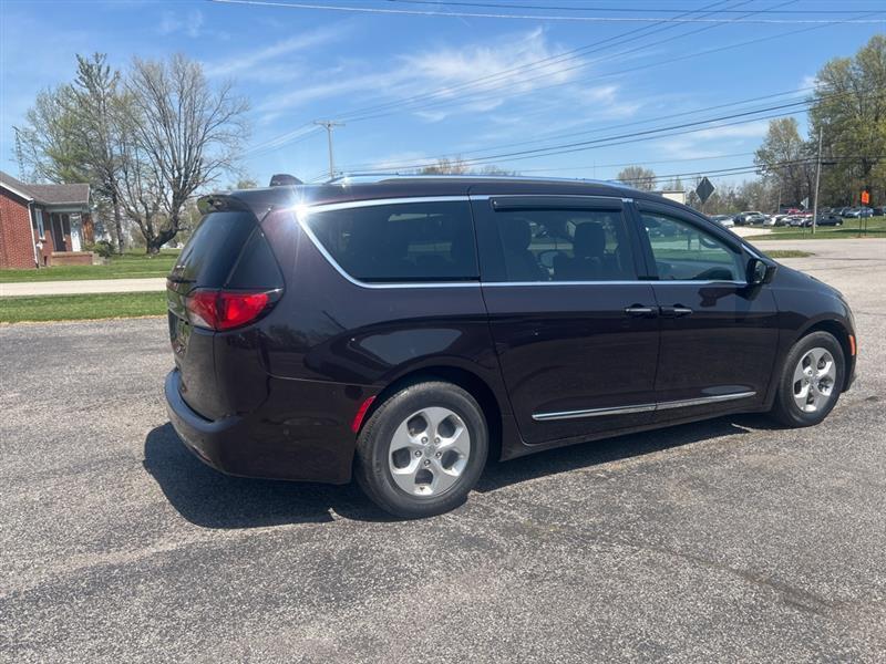 Chrysler Pacifica Touring-L Plus 2017