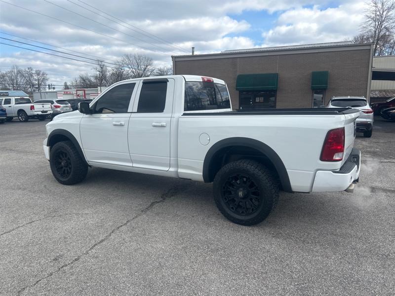 Dodge 1500 SLT Quad Cab 4WD 2011
