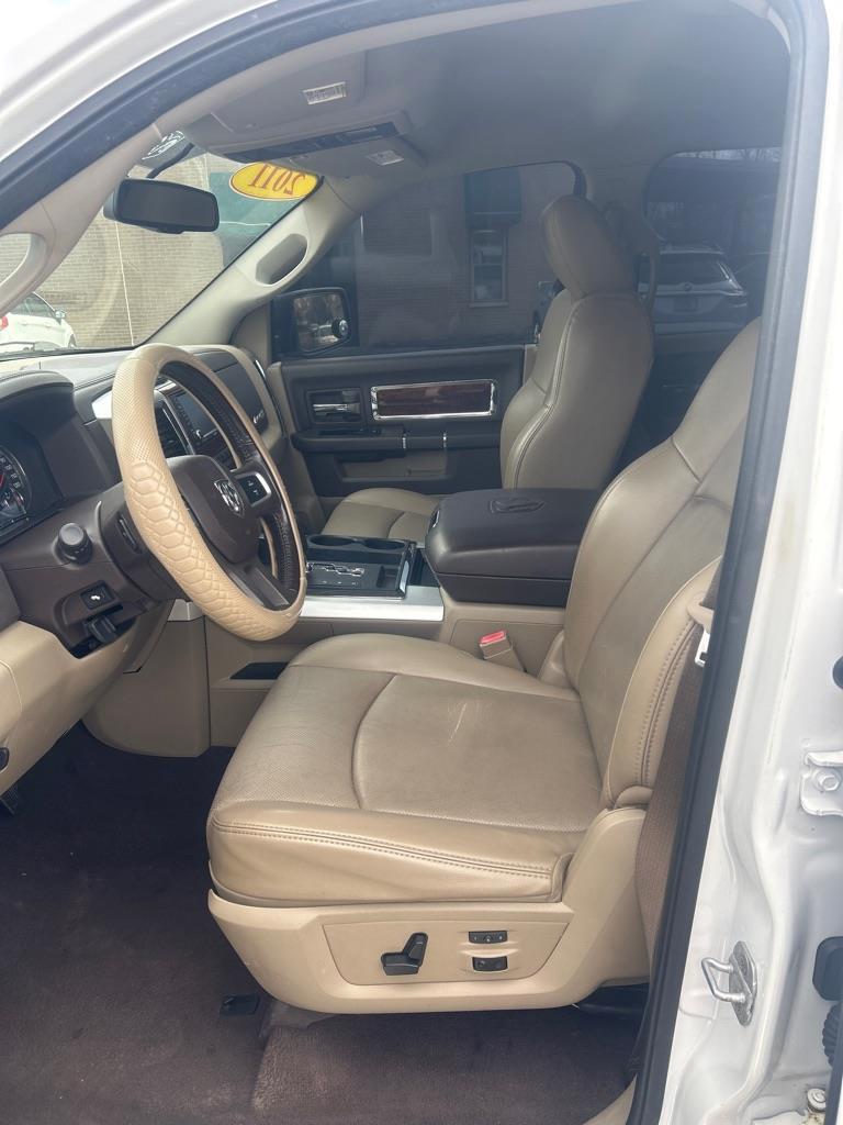 Dodge 1500 SLT Quad Cab 4WD 2011