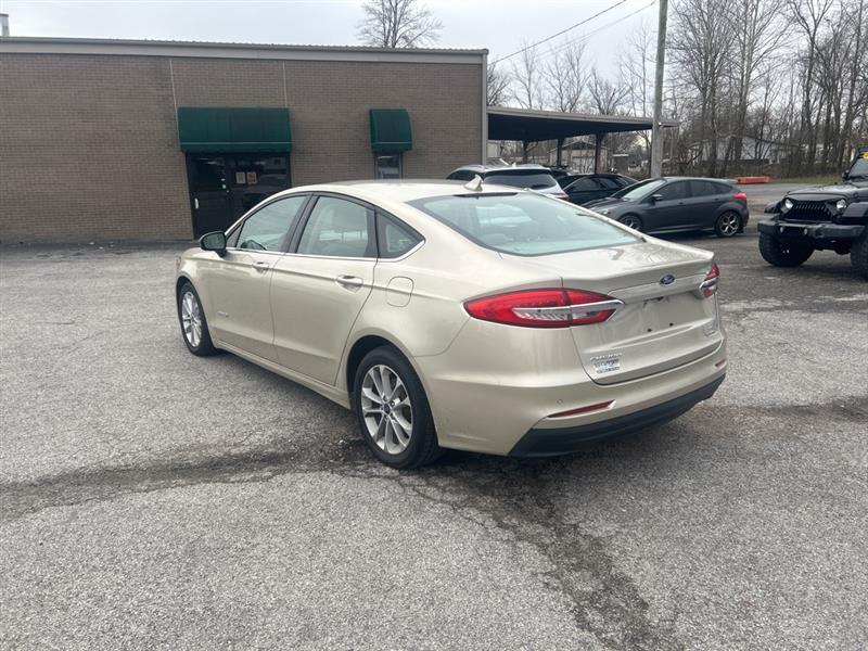 Ford Fusion Hybrid SE 2019