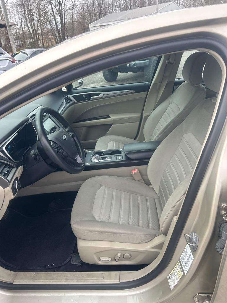 Ford Fusion Hybrid SE 2019