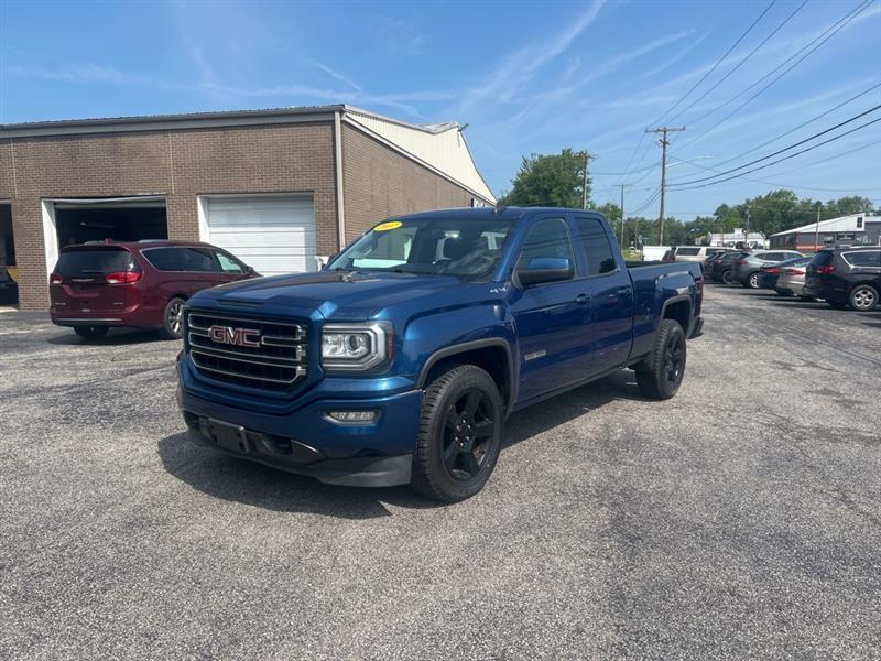 2017 GMC Sierra 4WD Double Cab Standard Box's photo