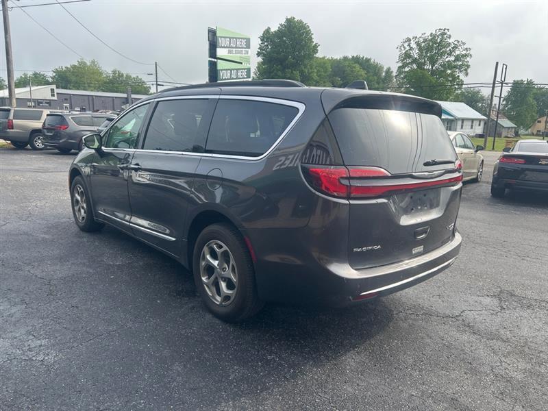 Chrysler Pacifica Limited AWD 2023