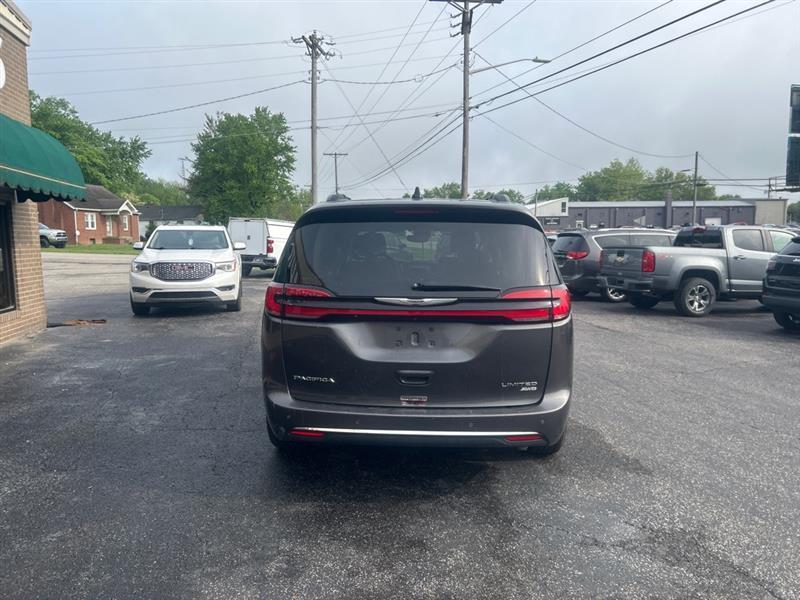 Chrysler Pacifica Limited AWD 2023