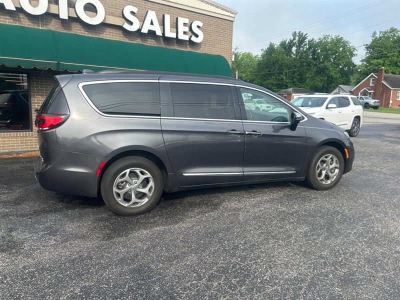 Chrysler Pacifica Limited AWD 2023