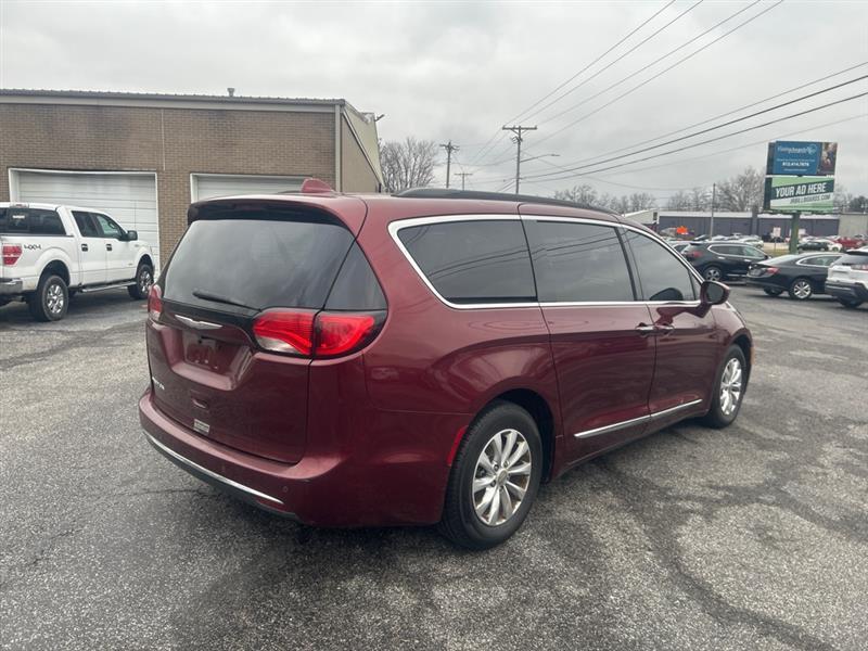 Chrysler Pacifica Touring-L 2017
