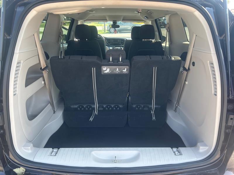 Chrysler Pacifica LX 2017