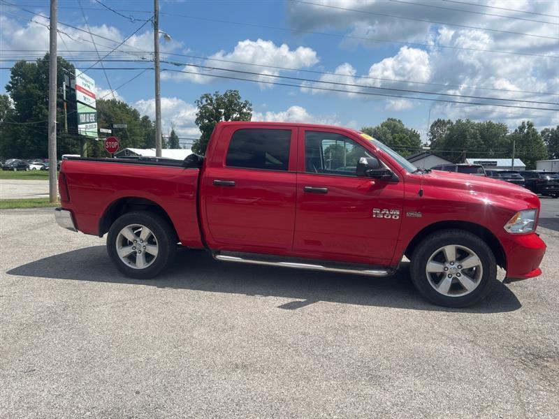 RAM 1500 Tradesman Crew Cab SWB 4WD 2015