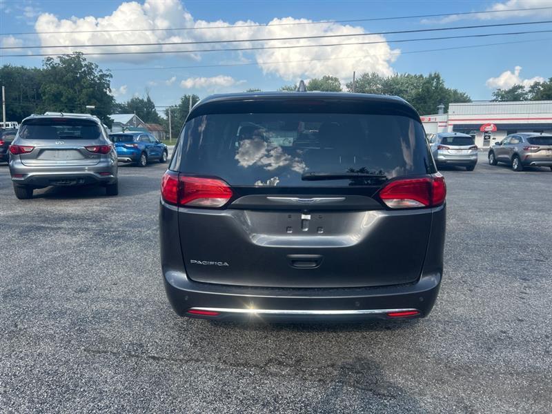 Chrysler Pacifica Touring Plus 2020