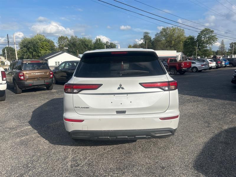 Mitsubishi Outlander ES 4WD 2022