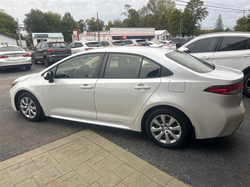 Toyota Corolla LE Hybrid 2022