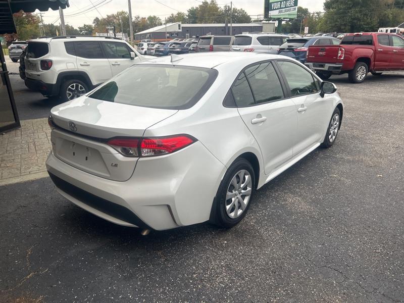 Toyota Corolla LE Hybrid 2022