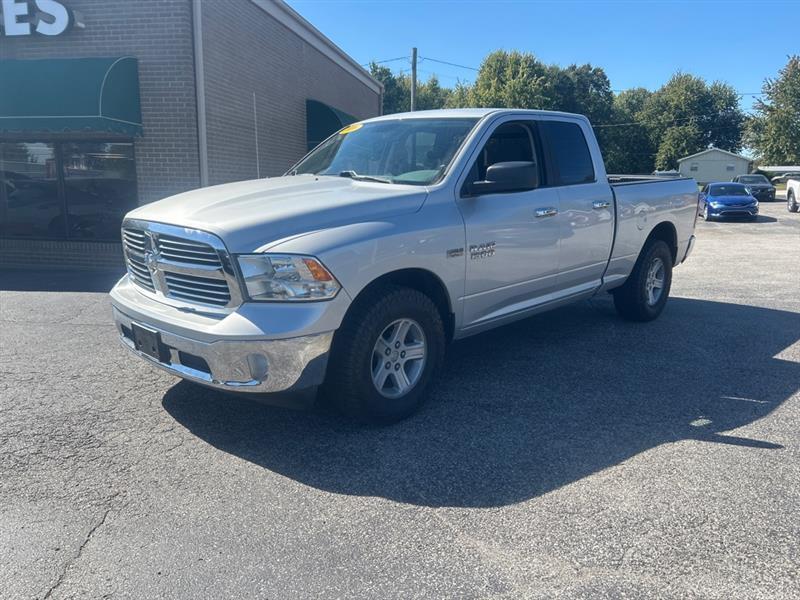 RAM 1500 SLT Quad Cab 4WD 2016