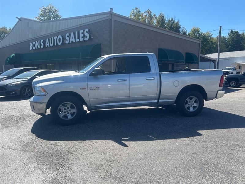 RAM 1500 SLT Quad Cab 4WD 2016