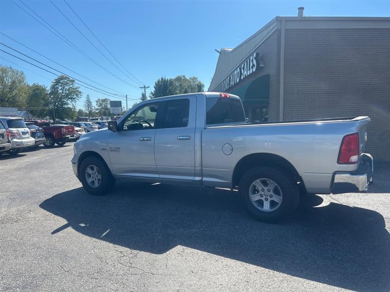 RAM 1500 SLT Quad Cab 4WD 2016