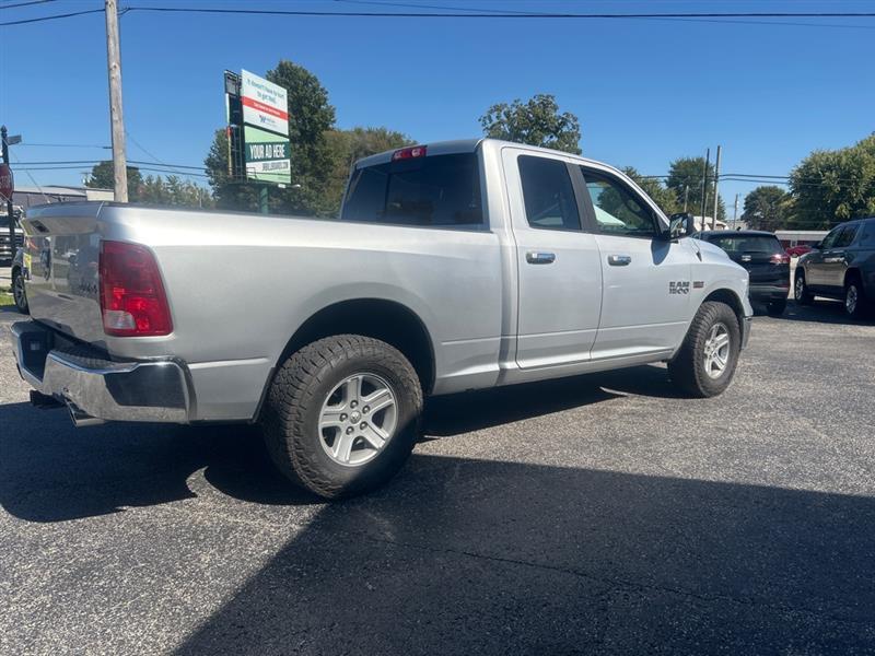 RAM 1500 SLT Quad Cab 4WD 2016