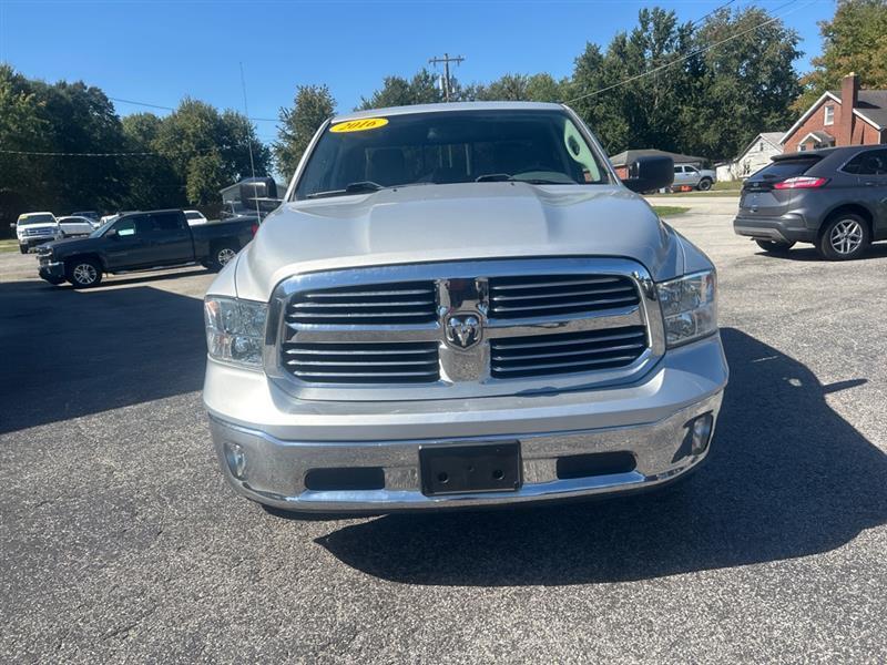 RAM 1500 SLT Quad Cab 4WD 2016