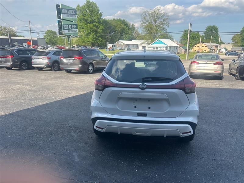 Nissan Kicks S 2023