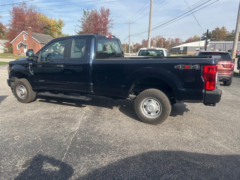 Ford F-250 SD XL SuperCab 4WD 2022