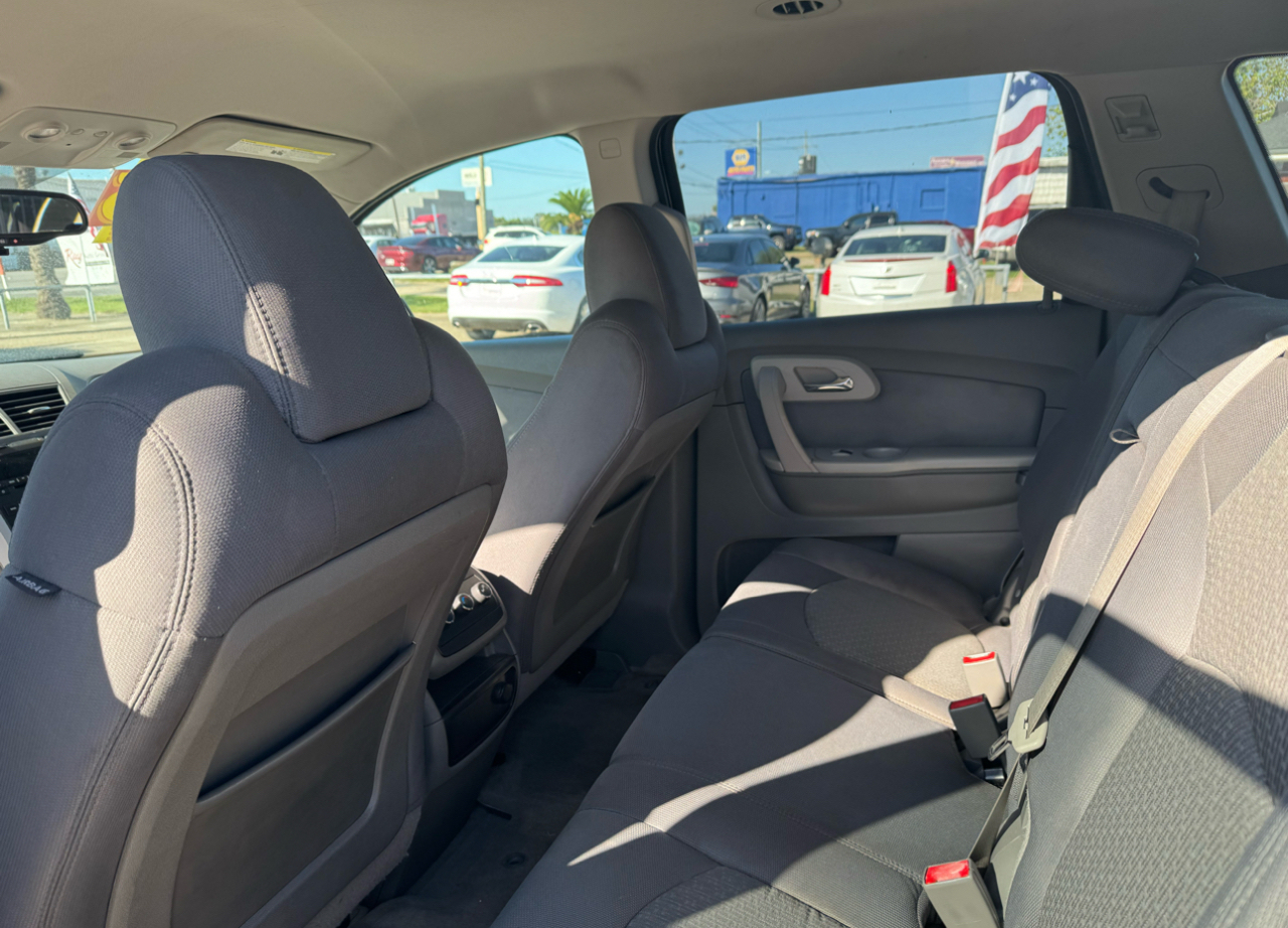 Chevrolet Traverse LS FWD 2012