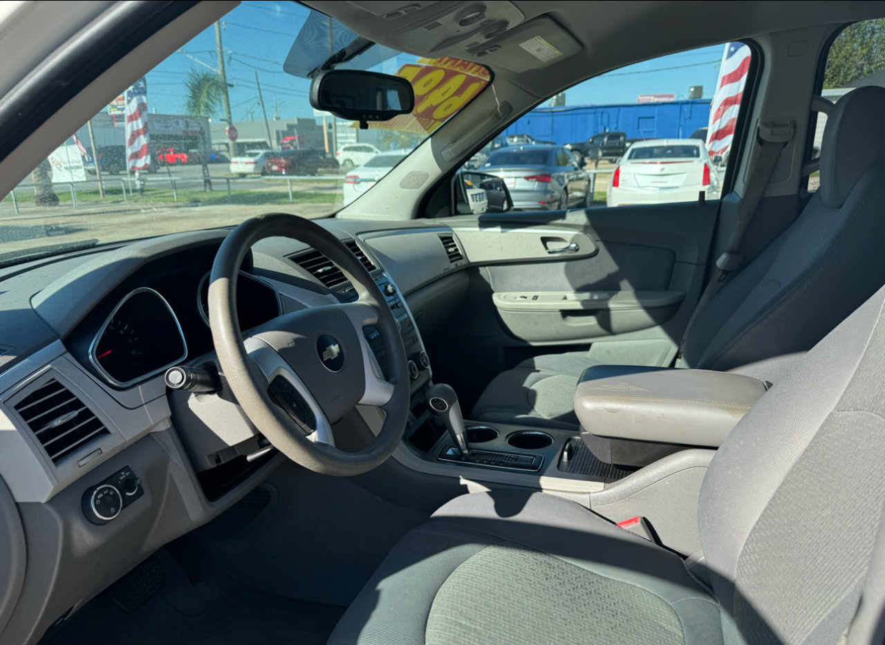 Chevrolet Traverse LS FWD 2012