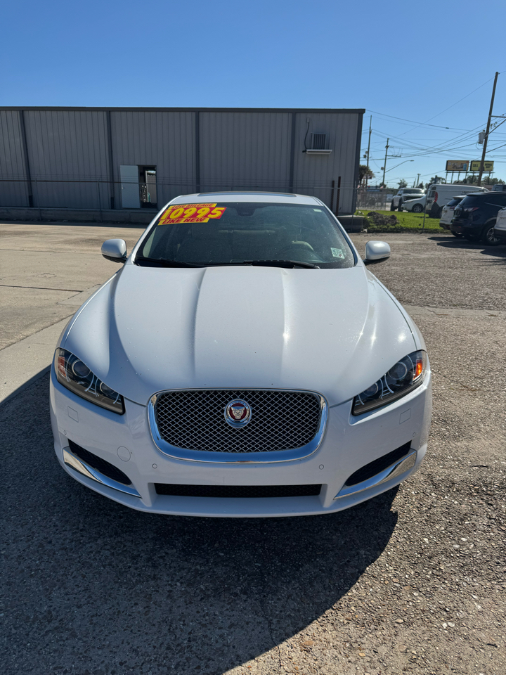 Jaguar XF-Series XF 2.0L I4T Premium 2015