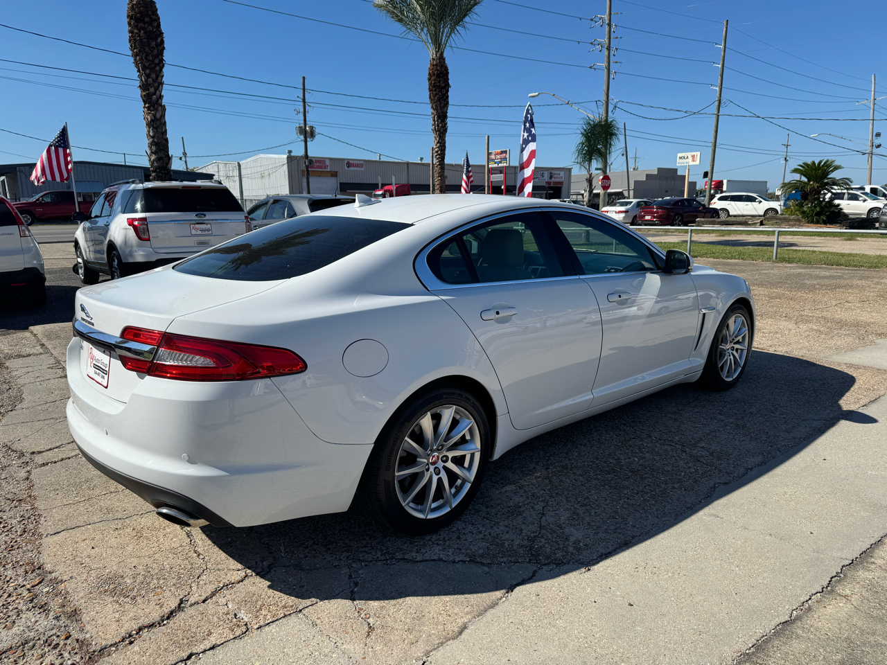 Jaguar XF-Series XF 2.0L I4T Premium 2015